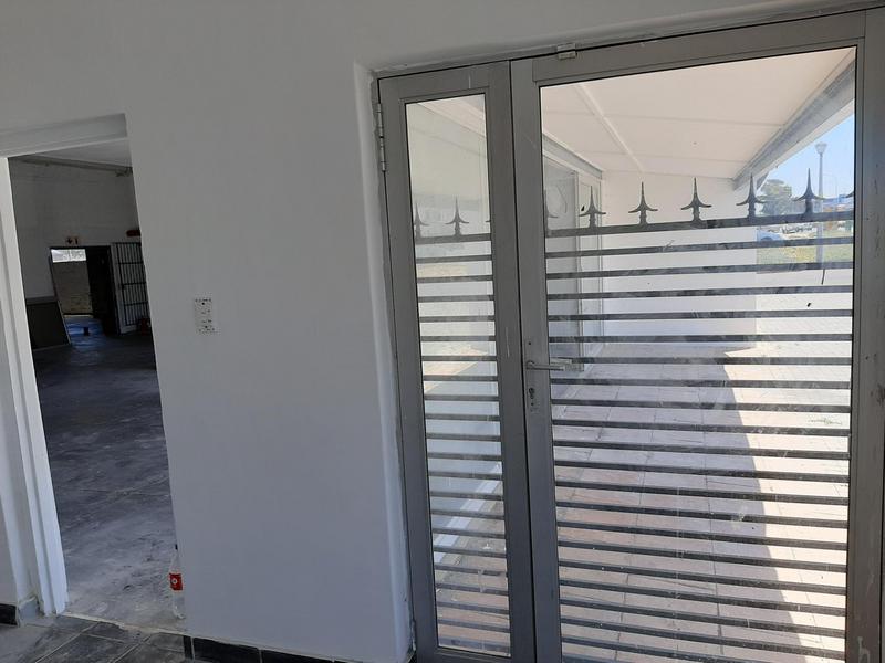 To Let commercial Property for Rent in Diep River Western Cape